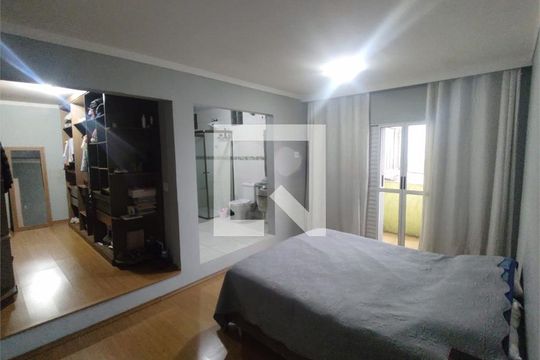 Casa à venda com 3 quartos, 244m² em Núcleo Carvalho de Araujo, São Paulo