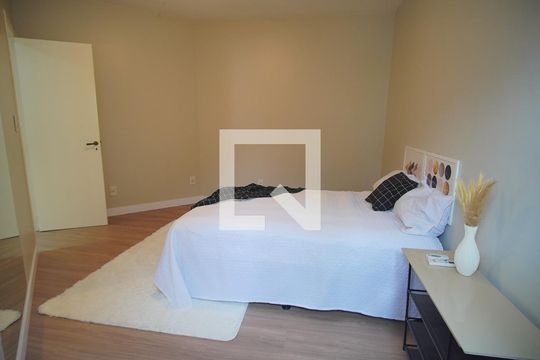 Quarto 1 de casa à venda com 4 quartos, 388m² em Pinheiro, São Leopoldo