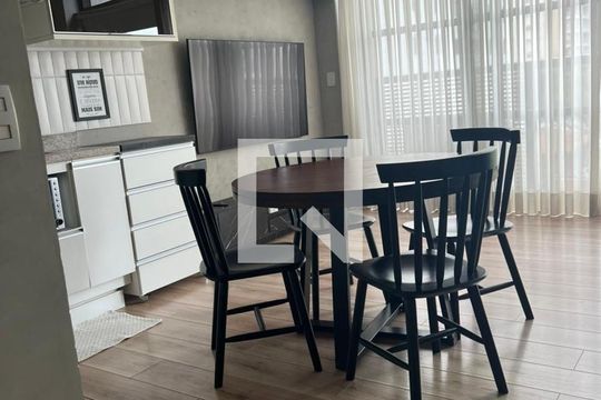 Sala de apartamento para alugar com 1 quarto, 50m² em Vila Nova Conceição, São Paulo