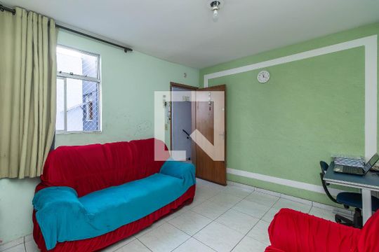 Apartamento à venda com 2 quartos, 45m² em Heliópolis, Belo Horizonte