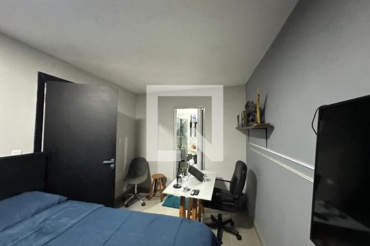 Suíte 1 de casa para alugar com 2 quartos, 250m² em Parque dos Camargos, Barueri