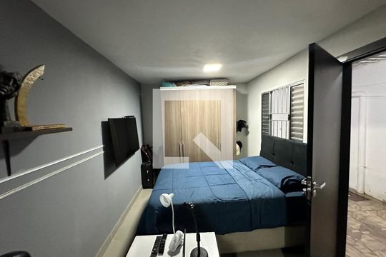 Suíte 1 de casa para alugar com 2 quartos, 250m² em Parque dos Camargos, Barueri