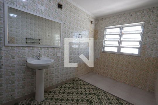 Banheiro da Suíte de casa para alugar com 3 quartos, 375m² em Chácara Mafalda, São Paulo