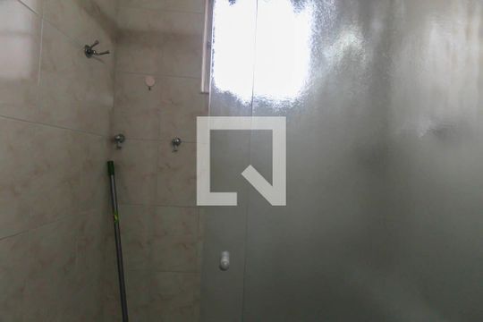 Casa à venda com 4 quartos, 200m² em Jardim Santa Teresinha, São Paulo
