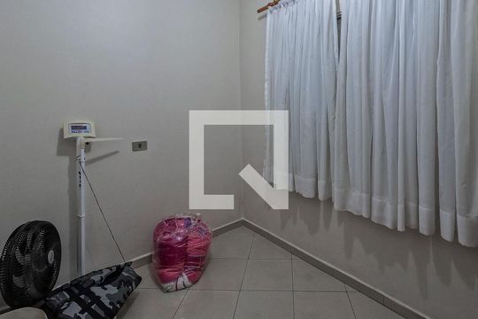 Casa à venda com 3 quartos, 200m² em Jardim Marisa, São Paulo