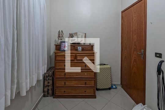 Casa à venda com 3 quartos, 200m² em Jardim Marisa, São Paulo