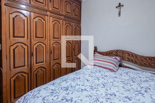 Casa à venda com 3 quartos, 200m² em Jardim Marisa, São Paulo
