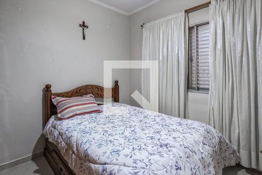 Casa à venda com 3 quartos, 200m² em Jardim Marisa, São Paulo