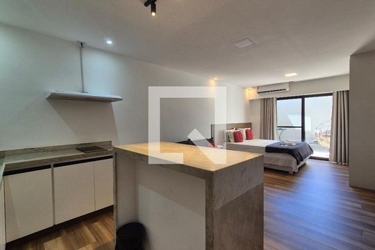 Casa de Condomínio para alugar com 8 quartos, 200m² em Recreio dos Bandeirantes, Rio de Janeiro
