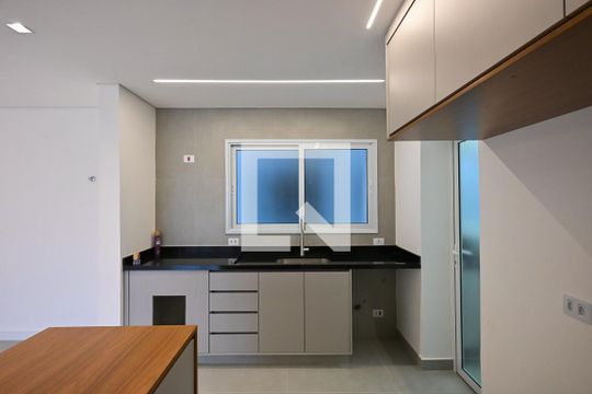 Cozinha de apartamento à venda com 3 quartos, 100m² em Vila Progredior, São Paulo