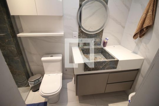 Suite Quarto 1 de apartamento para alugar com 2 quartos, 130m² em Santa Helena, Belo Horizonte