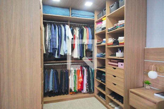 Closet da suíte de casa à venda com 3 quartos, 293m² em Scharlau, São Leopoldo