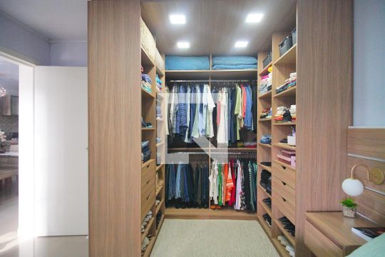 Closet da suíte de casa à venda com 3 quartos, 293m² em Scharlau, São Leopoldo