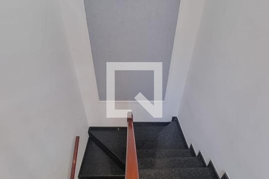 Escada de casa à venda com 3 quartos, 219m² em Vila Jordanopolis, São Bernardo do Campo