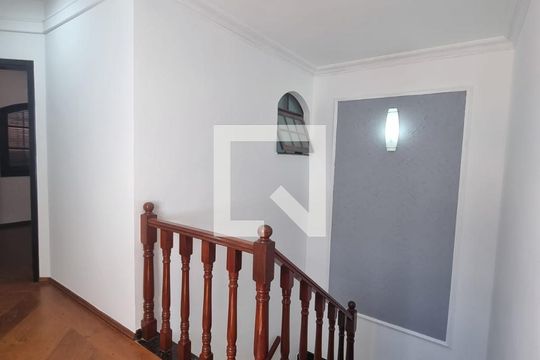 Corredor de casa à venda com 3 quartos, 219m² em Vila Jordanopolis, São Bernardo do Campo