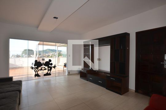 Sala de apartamento para alugar com 4 quartos, 210m² em Jacarepaguá, Rio de Janeiro