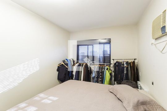 Suíte 1 de apartamento à venda com 3 quartos, 345m² em Vila Nova Conceição, São Paulo
