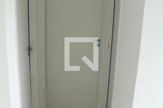 Corredor de apartamento para alugar com 2 quartos, 56m² em Ponto Chic, Nova Iguaçu
