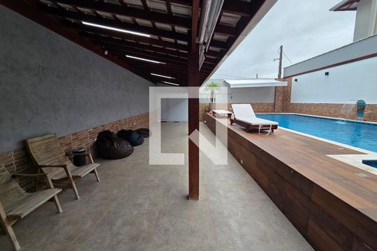 Piscina de casa para alugar com 2 quartos, 250m² em Princesa, Praia Grande
