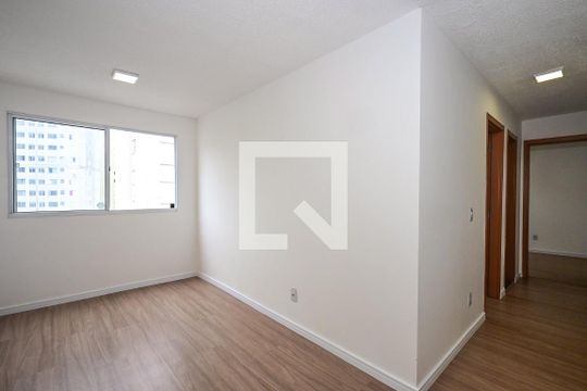 Sala de apartamento para alugar com 2 quartos, 44m² em Vila Suzana, São Paulo
