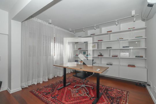 Escritório de apartamento para alugar com 3 quartos, 342m² em Auxiliadora, Porto Alegre