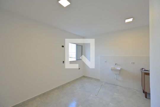 Sala/Quarto de kitnet/studio para alugar com 1 quarto, 16m² em Vila do Encontro, São Paulo