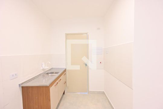 Cozinha/Lavanderia de kitnet/studio para alugar com 1 quarto, 16m² em Vila do Encontro, São Paulo
