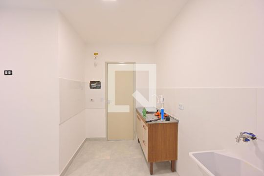 Cozinha/Lavanderia de kitnet/studio para alugar com 1 quarto, 16m² em Vila do Encontro, São Paulo