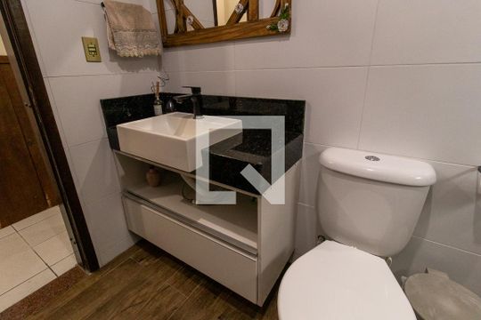 Banheiro 1 de casa à venda com 6 quartos, 410m² em Boqueirão, Curitiba