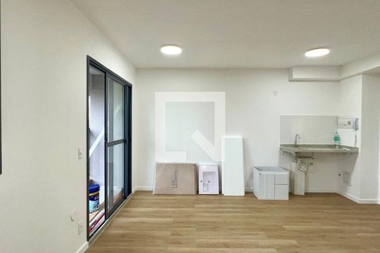 Studio de kitnet/studio para alugar com 1 quarto, 27m² em Pinheiros, São Paulo
