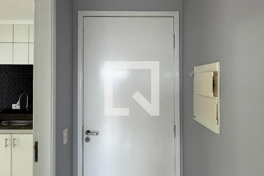 Entrada  de apartamento à venda com 2 quartos, 54m² em Conjunto Residencial Pombeva, São Bernardo do Campo