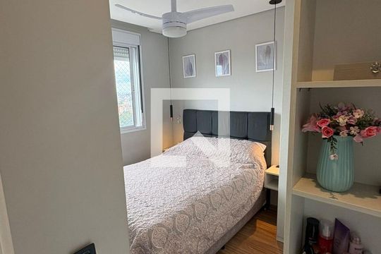 Quarto de apartamento à venda com 2 quartos, 42m² em Jardim Monte Alegre, Taboão da Serra