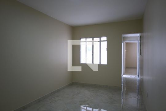 Casa para alugar com 3 quartos, 200m² em Jardim Alzira, São Paulo