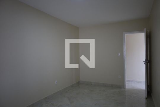 Casa para alugar com 3 quartos, 200m² em Jardim Alzira, São Paulo