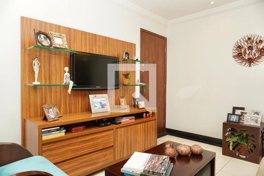 Sala  de apartamento à venda com 3 quartos, 85m² em Cidade Nova, Belo Horizonte