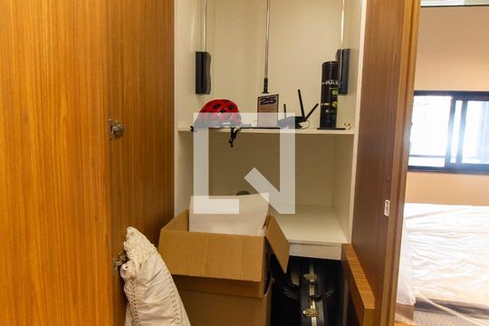 Casa à venda com 2 quartos, 300m² em Camboinhas, Niterói