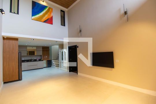 Casa à venda com 2 quartos, 300m² em Camboinhas, Niterói