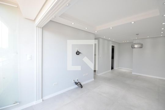 Sala de apartamento à venda com 3 quartos, 80m² em Vila Nivi, São Paulo