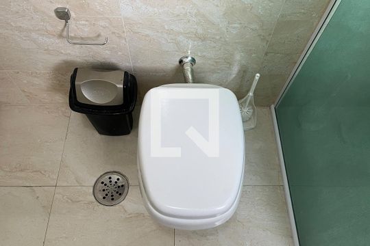 Banheiro de apartamento para alugar com 1 quarto, 92m² em Boqueirão, Santos