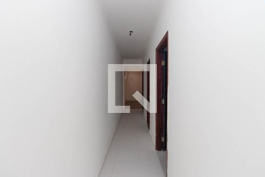 Corredor dos Quarto 1 de casa à venda com 5 quartos, 300m² em Vila Gustavo, São Paulo
