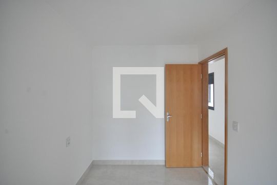 Quarto 1 de apartamento à venda com 2 quartos, 45m² em Vila Rosa, São Paulo