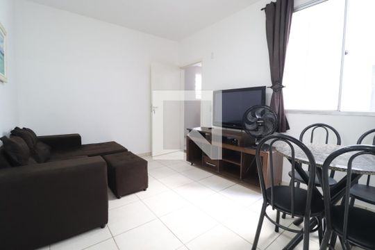 Sala de apartamento para alugar com 2 quartos, 44m² em Gávea, Uberlândia