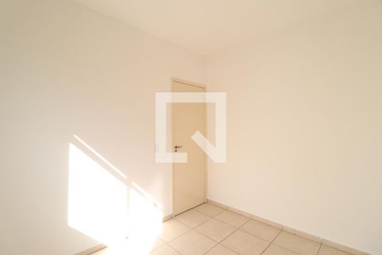 Quarto 1 de apartamento para alugar com 2 quartos, 44m² em Gávea, Uberlândia