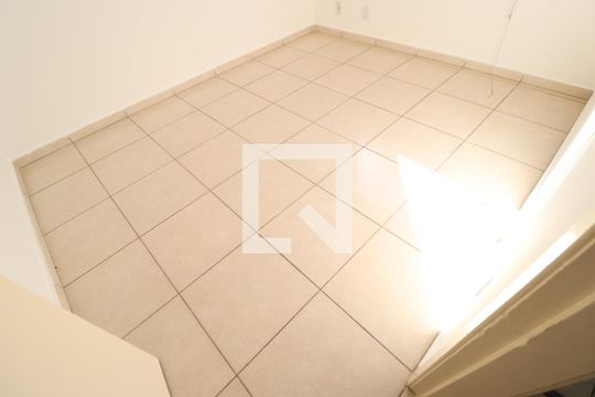 Quarto 1 de apartamento para alugar com 2 quartos, 44m² em Gávea, Uberlândia