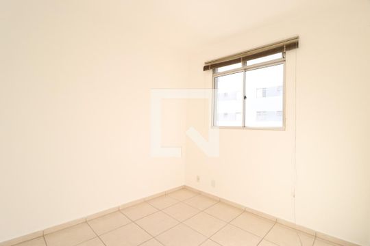 Quarto 1 de apartamento para alugar com 2 quartos, 44m² em Gávea, Uberlândia