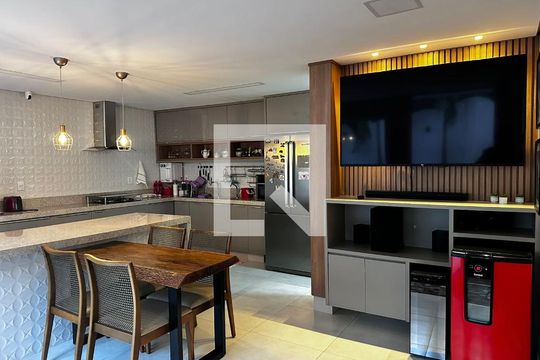 Sala de casa de condomínio para alugar com 4 quartos, 260m² em Granja Marileusa, Uberlândia