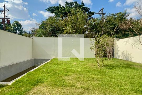 Quintal de casa de condomínio à venda com 4 quartos, 584m² em Alto de Pinheiros, São Paulo