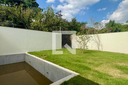 Piscina de casa de condomínio à venda com 4 quartos, 584m² em Alto de Pinheiros, São Paulo