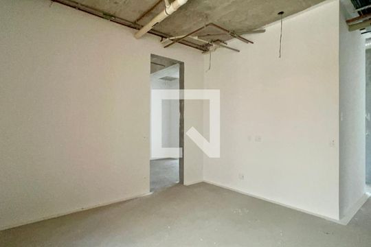 Living  de casa de condomínio à venda com 4 quartos, 584m² em Alto de Pinheiros, São Paulo