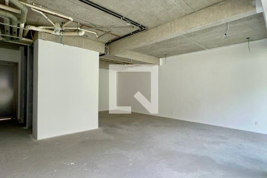 Sala de casa de condomínio à venda com 4 quartos, 584m² em Alto de Pinheiros, São Paulo